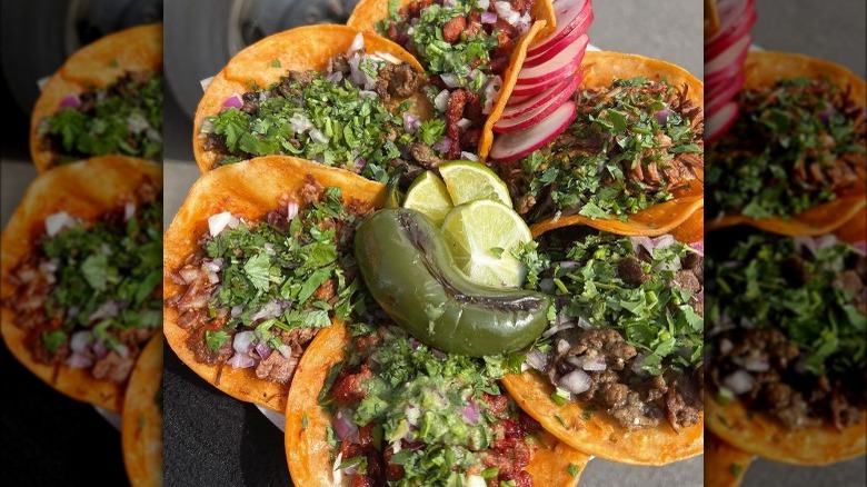 Street tacos with lime