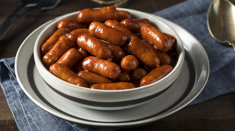 bowl of little smokie sausages