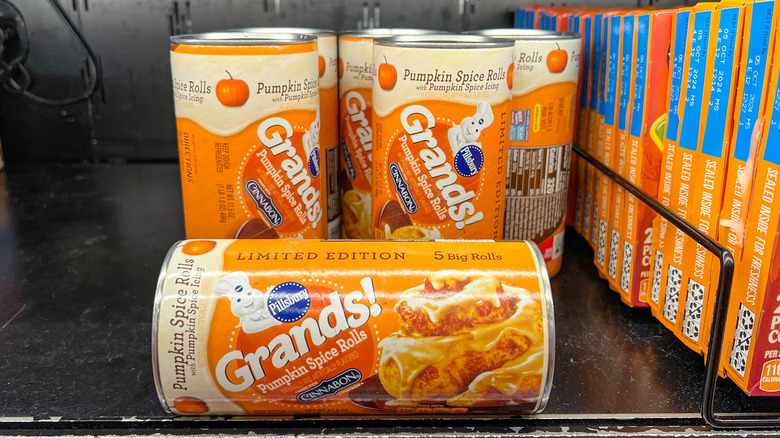 Pillsbury pumpkin spice rolls cans