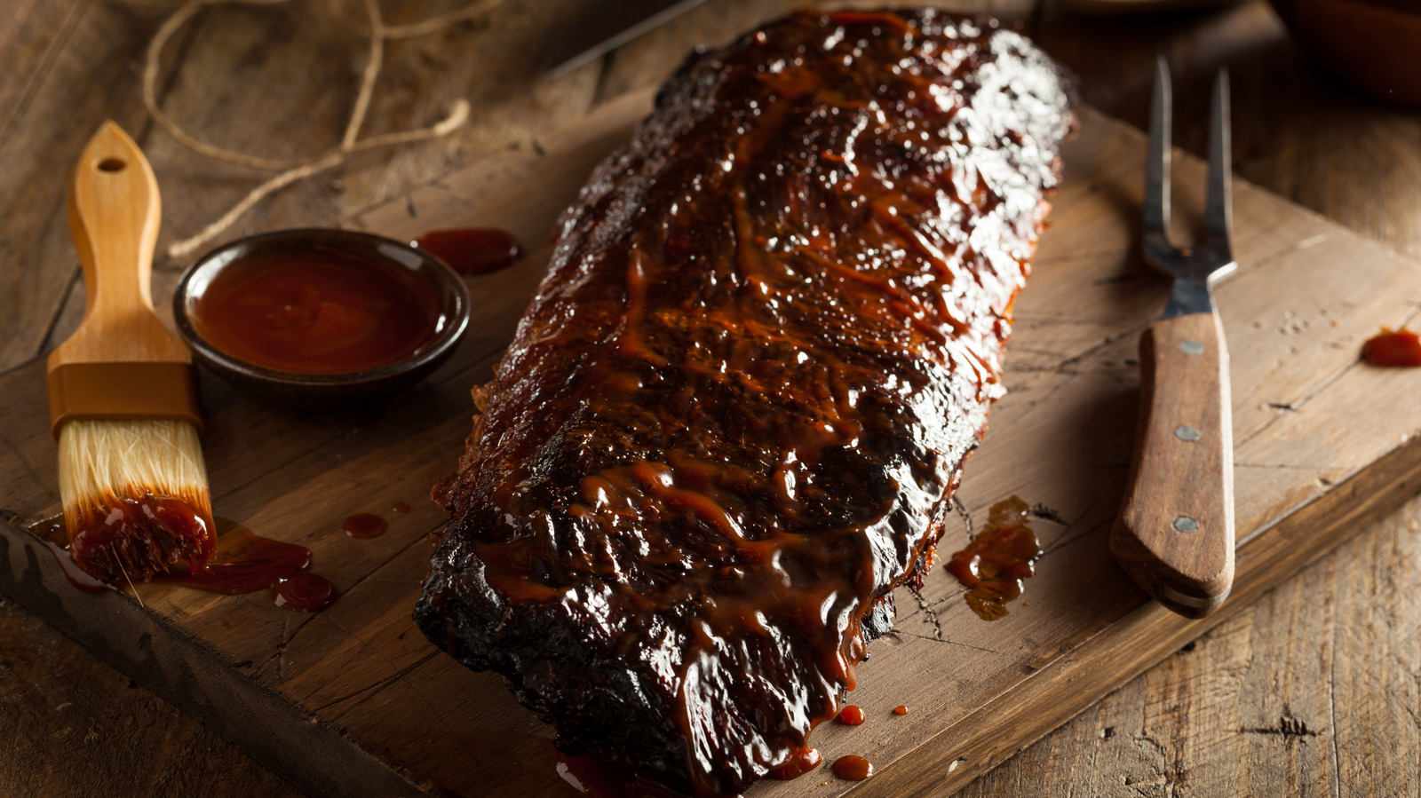 tender barbecued pork ribs        
        <figure class=