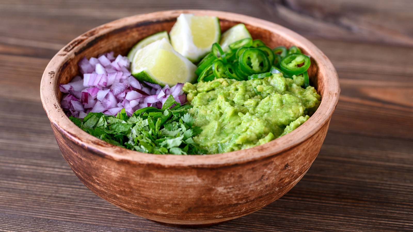 The 3 Best Types Of Onion For Guacamole And When To Use Them