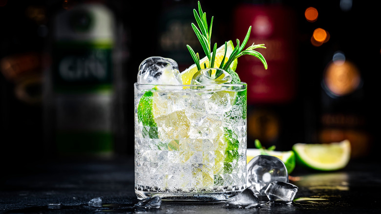 sparkling drink garnished with lime slices