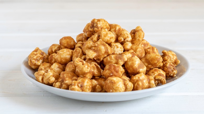 peanut butter popcorn on dish