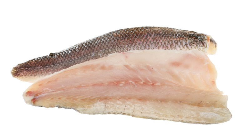 picture of whole fish fillet