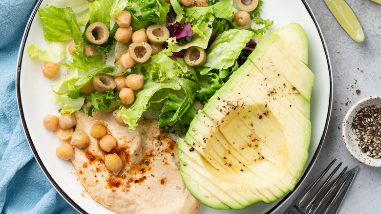 Salad with hummus 