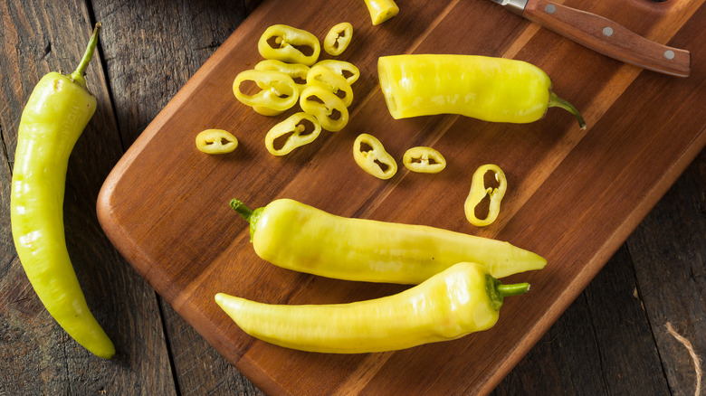 Chopped banana peppers 