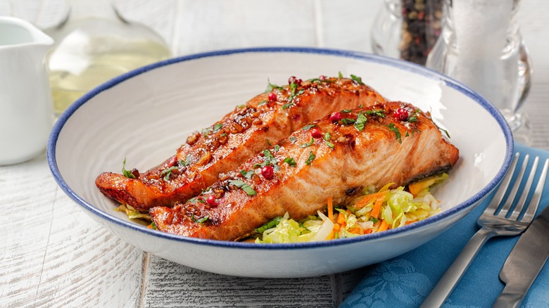 Glazed salmon filets