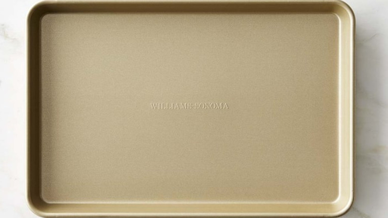 Williams Sonoma Goldtouch pan