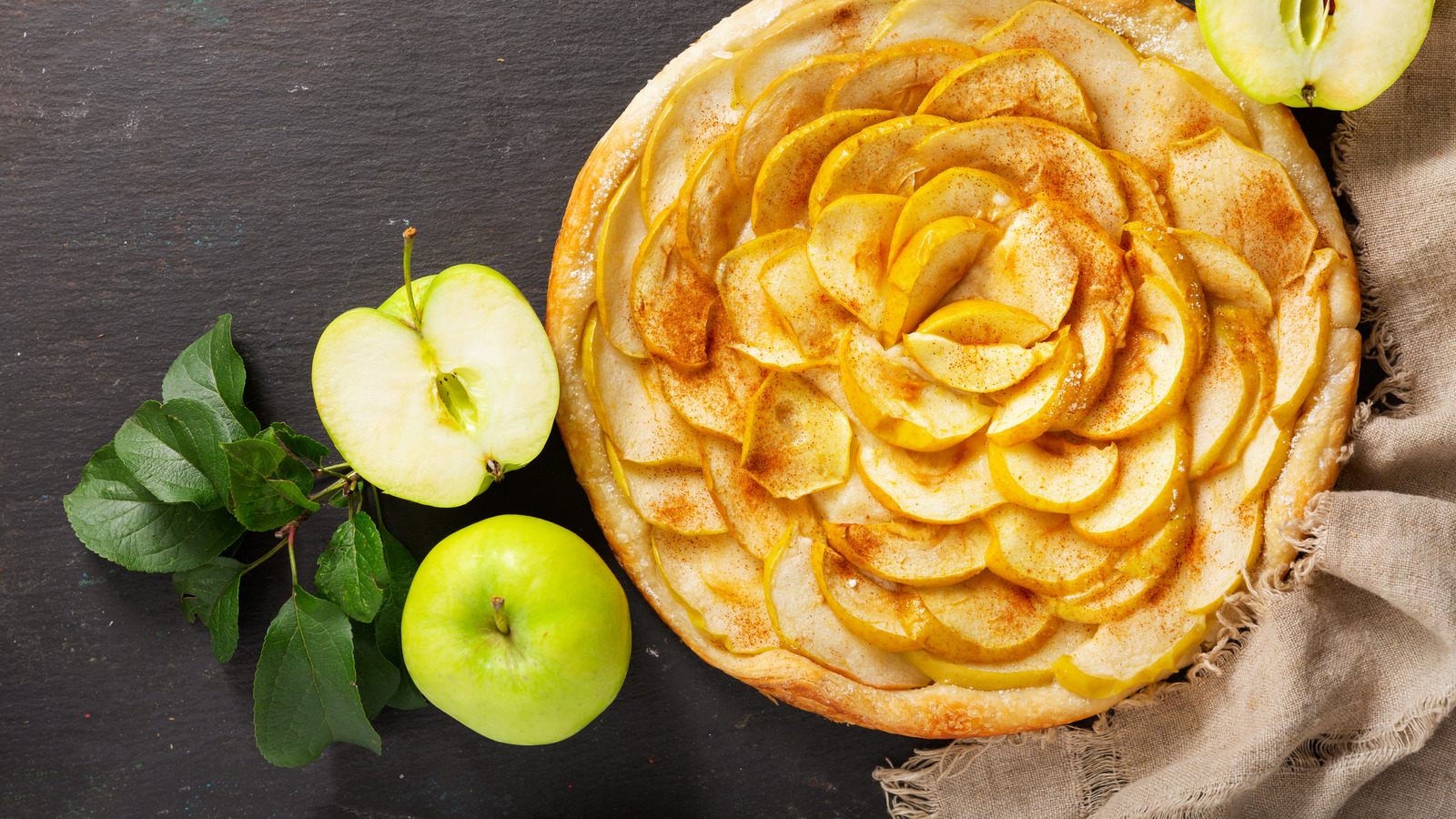 15 Different Types of Apples - Best Apples for Baking and Cooking