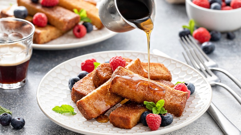 French toast sticks and syrup