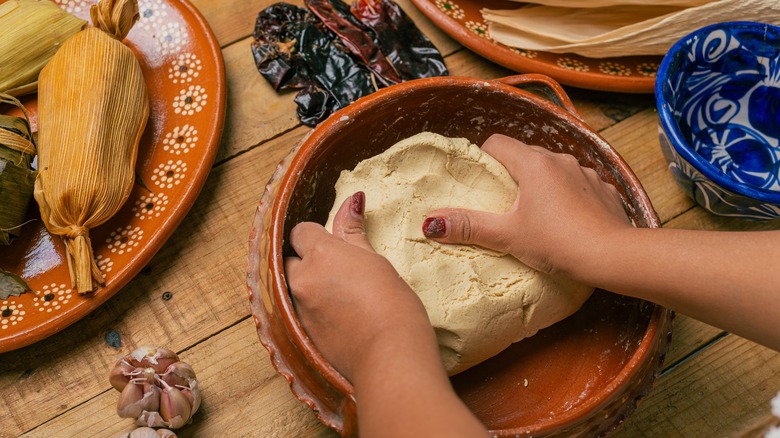 kneading masa dough