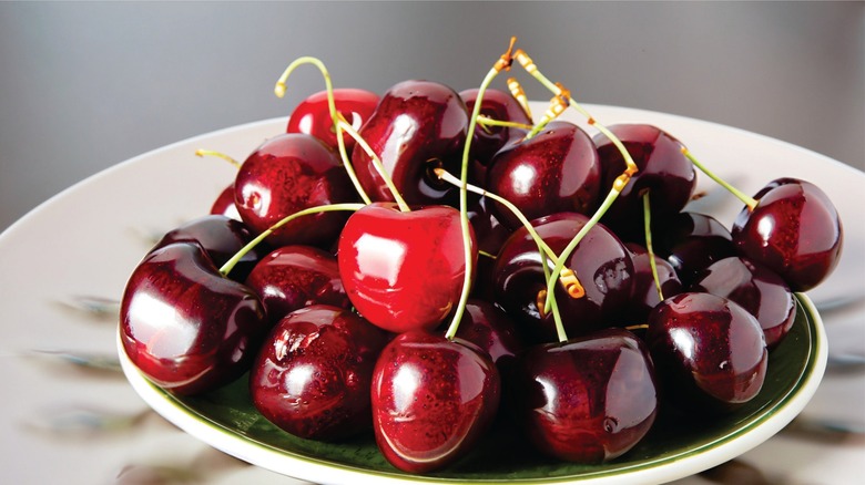 Bing cherries in bowl