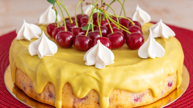 Cherry cake with Morello cherries