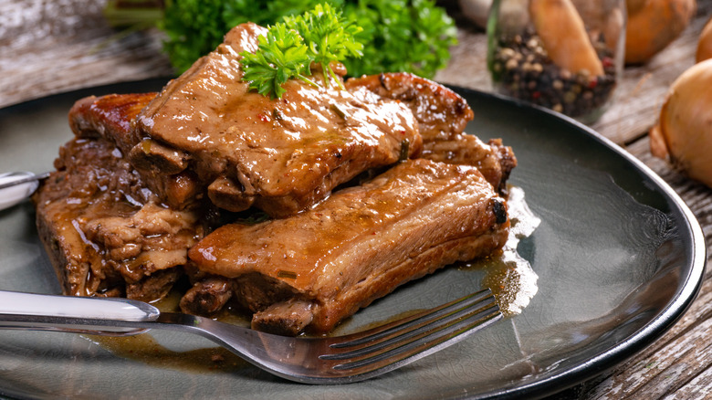 braised pork spare ribs