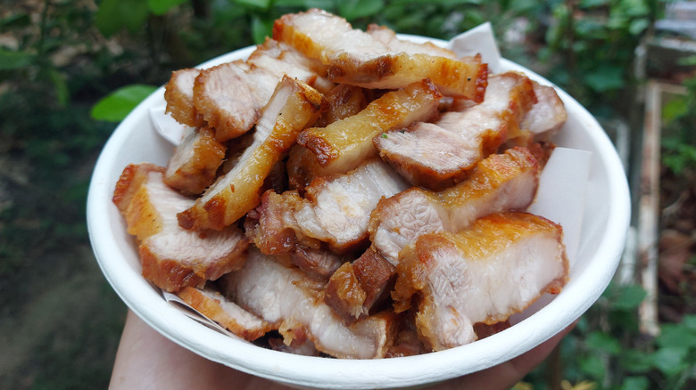 grilled pork crackling plate