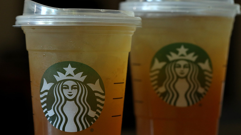 cups of iced tea from Starbucks