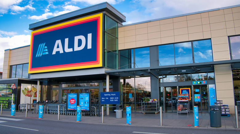 Aldi storefront