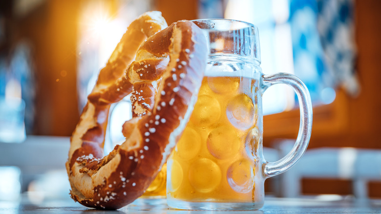 Beer mug with pretzel