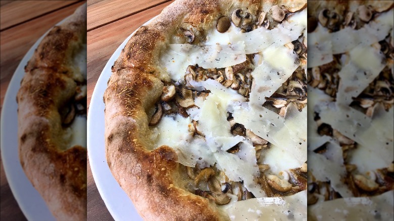 Cheese and mushroom pizza