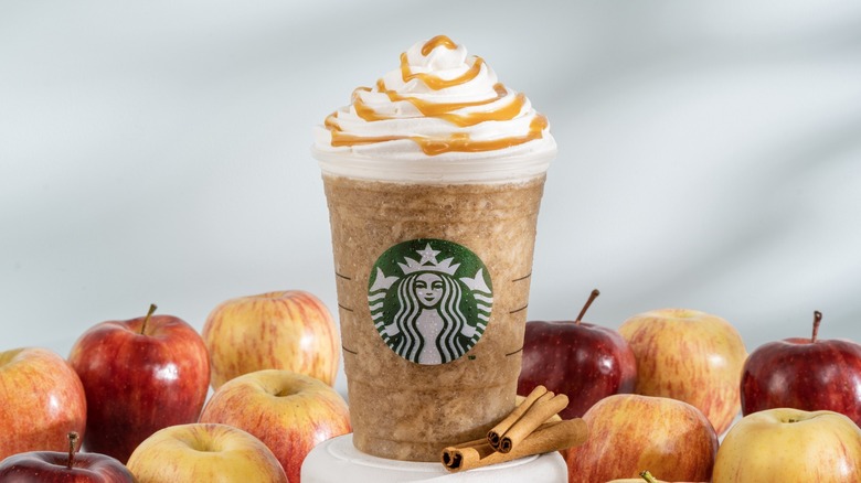 Apple Crisp Oatmilk Frappuccino