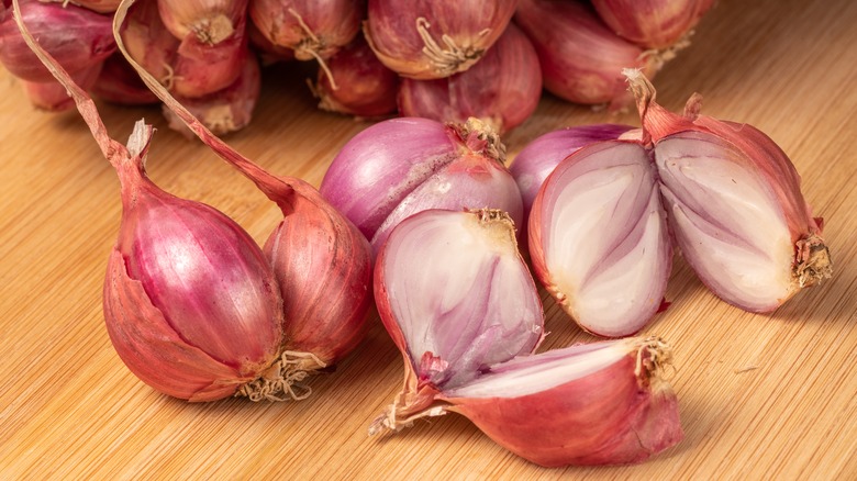 A Shallot Substitute: Two Options You Probably Have In Your Pantry, Recipe