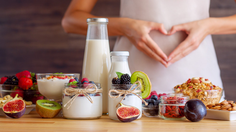 Yogurt and granola