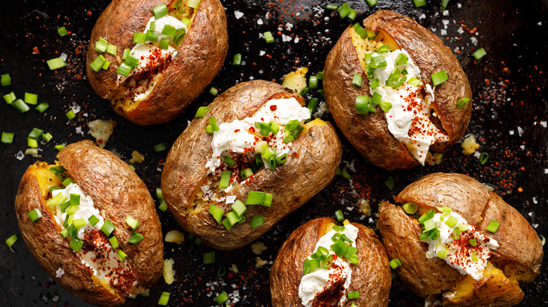 Brown baked potatoes with sour cream 