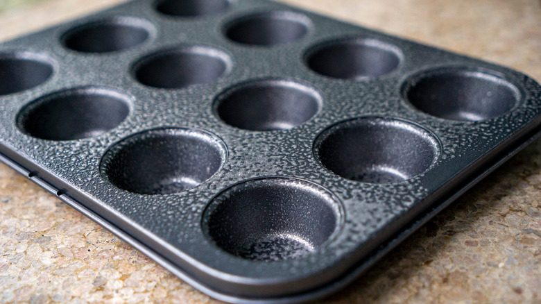 mini muffin tin