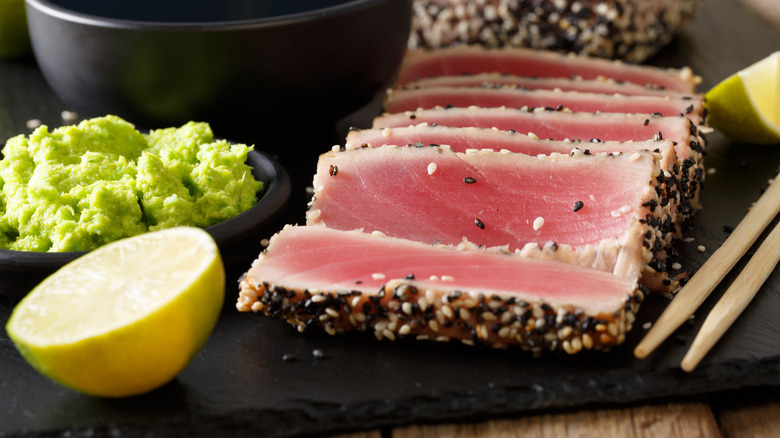 sesame-crusted tuna with lime