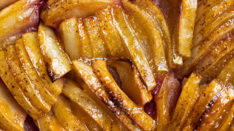 closeup of baked apple slice pie filling