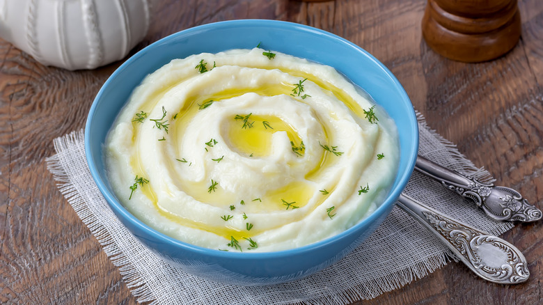 mashed potatoes with butter