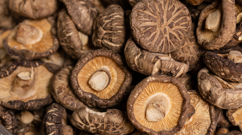 Dried mushroom caps