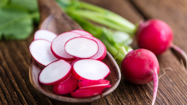 sliced radish