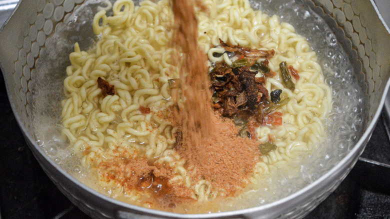 seasoning sprinkled on instant ramen