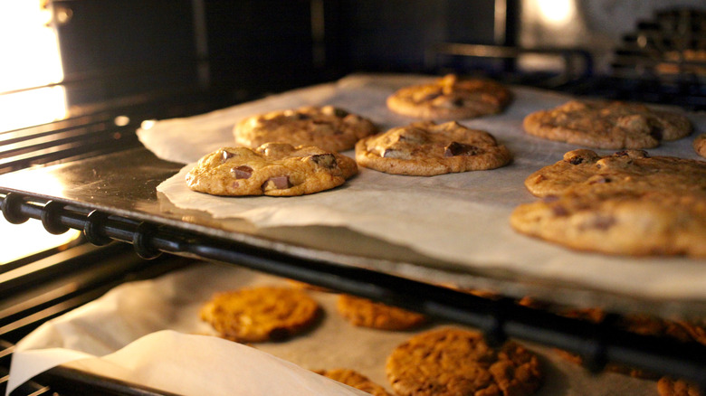 Cookies in oven