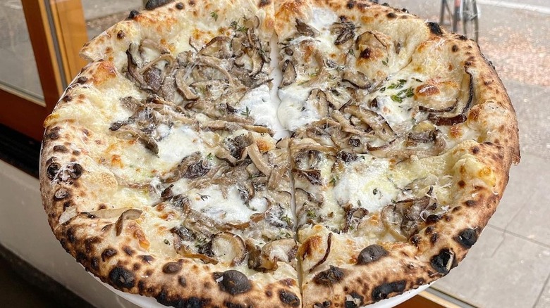 Mushroom cheese pizza