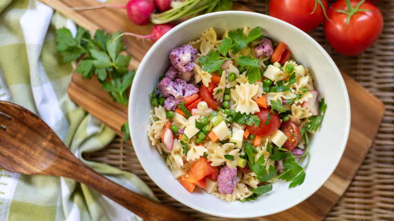 Pasta salad with vegetables