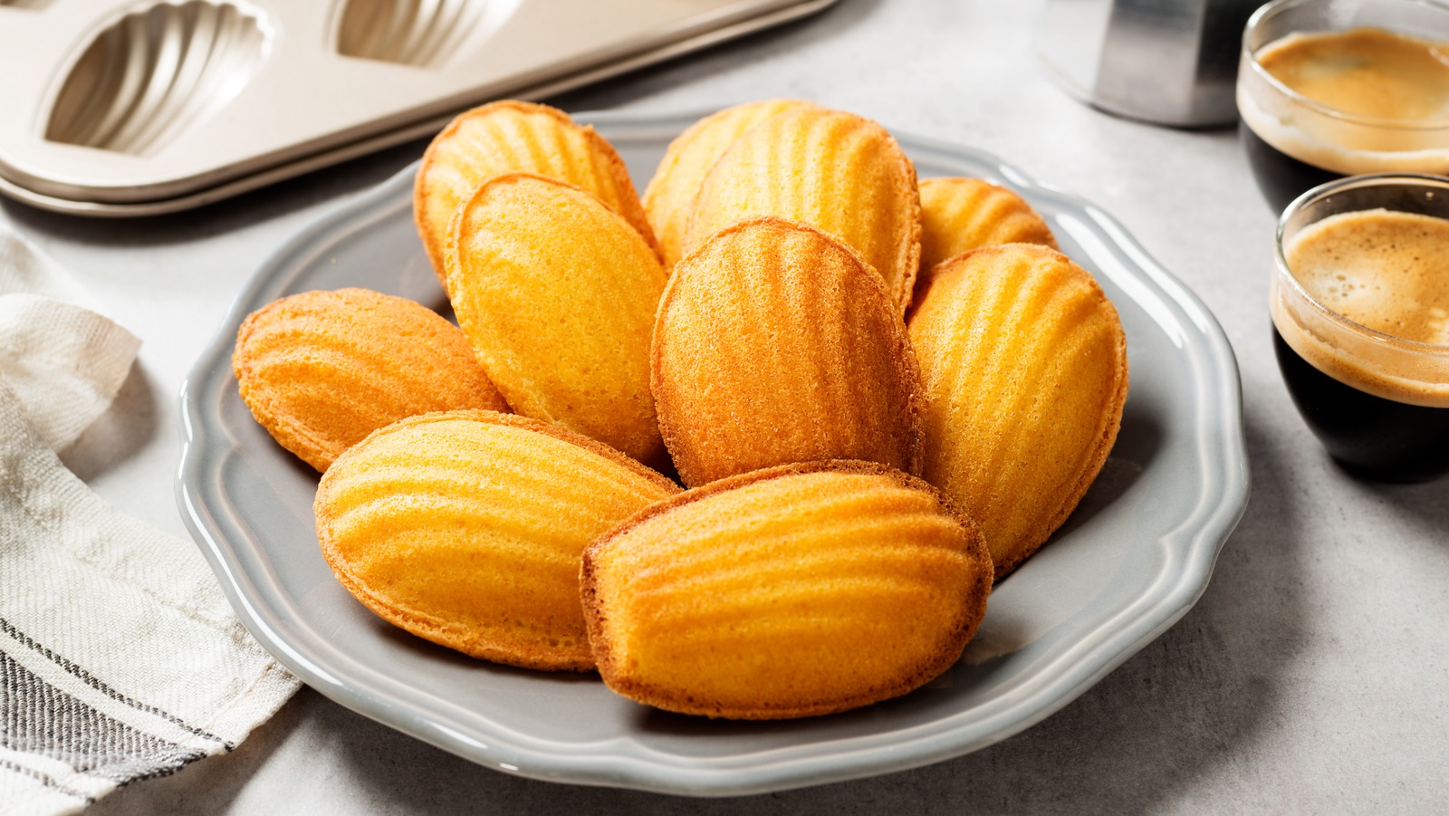 the-baking-trick-to-give-your-madeleines-the-perfect-bump