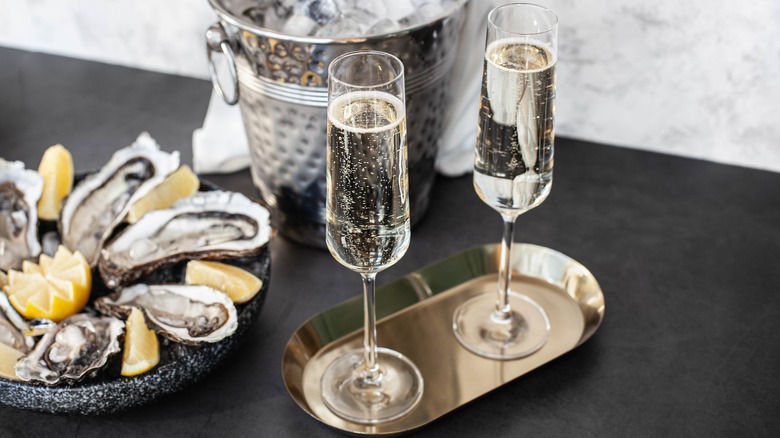 Sparkling wine with oysters