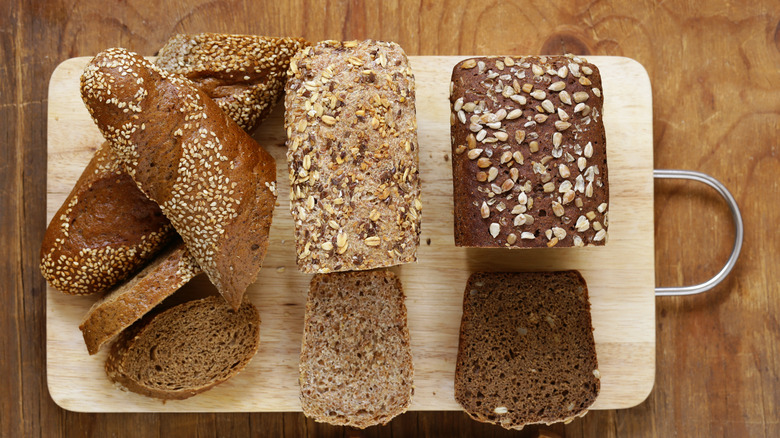 Bread with seeds