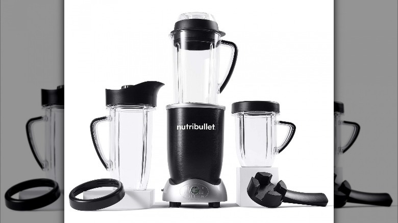 Nutribullet with attachment containers