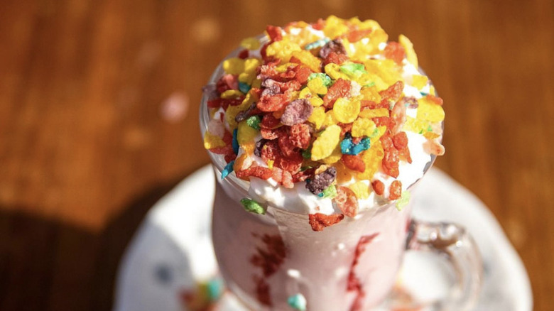 Blume Berry shake with Fruity Pebbles