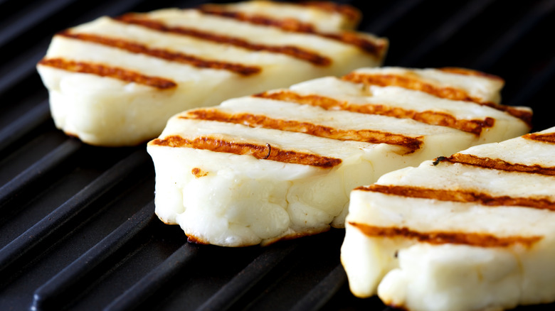 halloumi slices on grill