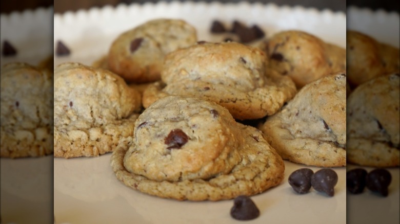 mound shaped chocolate chip cookies