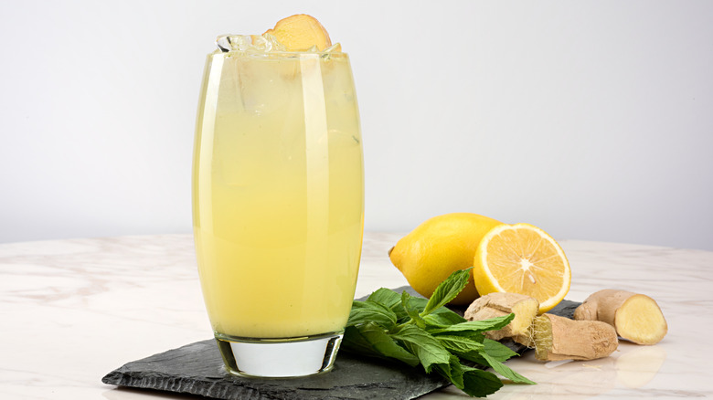 Lemon and ginger cocktail