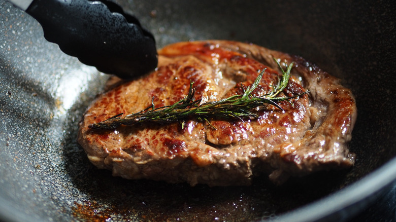 pan searing ribeye steak