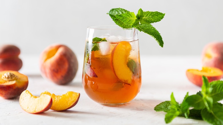 Peach mint iced oolong tea