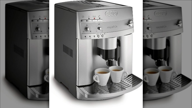 De'Longhi ESAM3300 Magnifica Super Automatic Espresso & Coffee Machine﻿