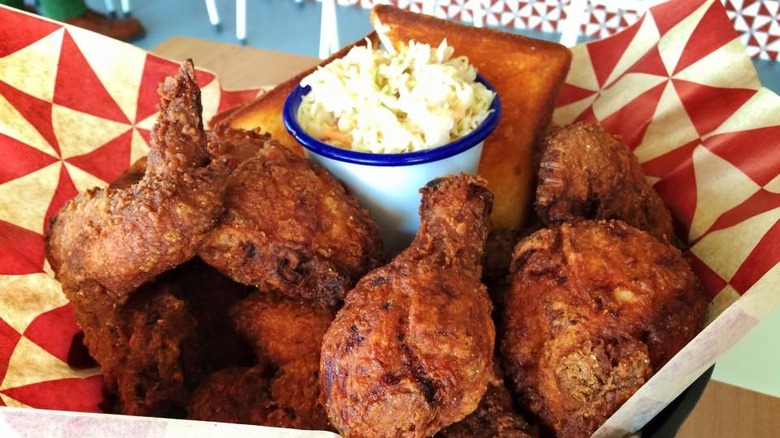 parson's chicken basket with slaw