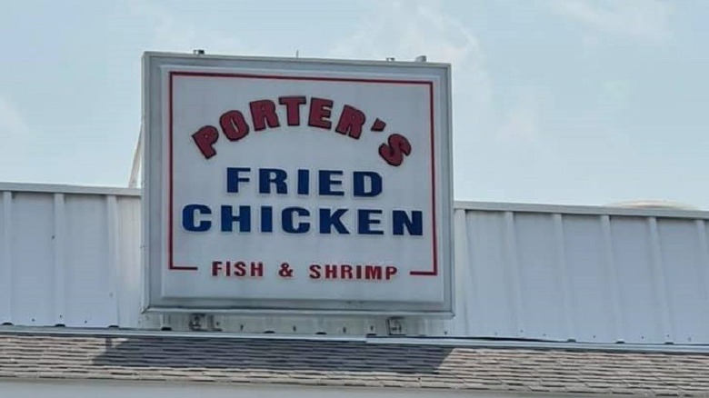 Porter's Fried chicken exterior